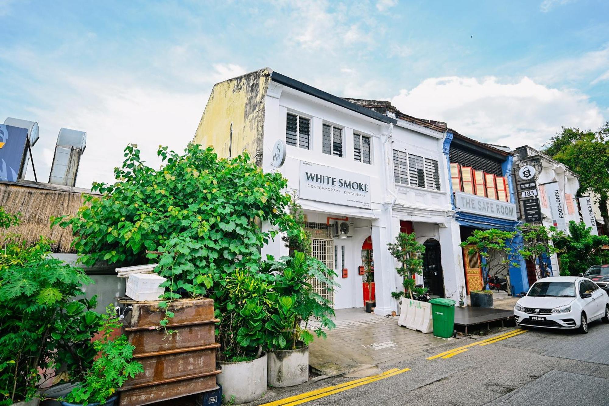 Swing & Pillows - Lebuh Victoria, Penang George Town Extérieur photo